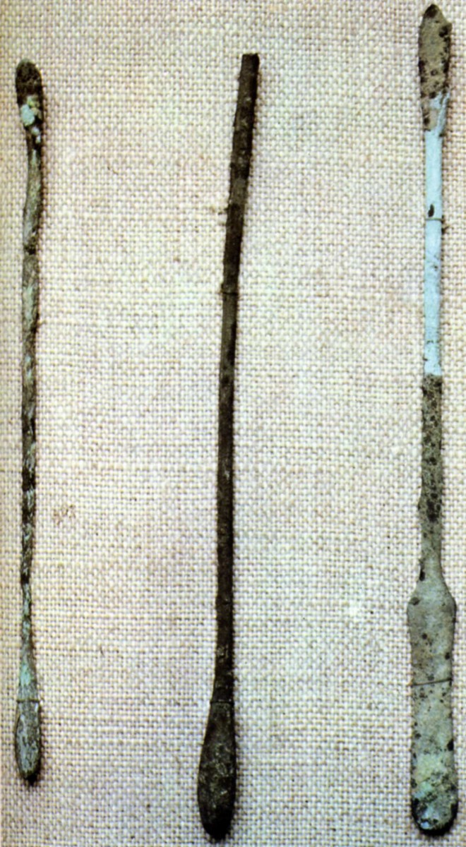 300-600 Trois spatules plate gallol-romaine .jpg